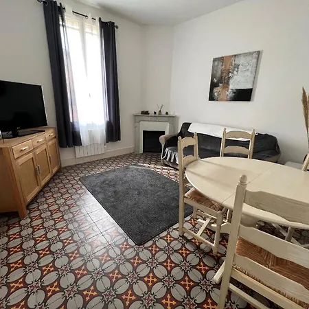 Appart 3 Pieces Centre-ville St-raphael - Pres Zone Pietonne - 500m Des Plages Apartment