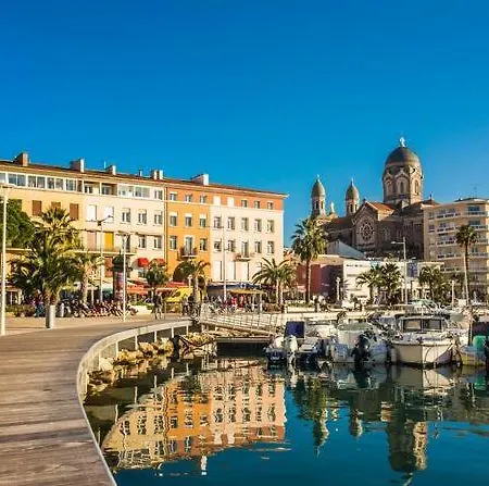 Apartment Appart 3 Pieces Centre-ville St-raphael - Pres Zone Pietonne - 500m Des Plages *